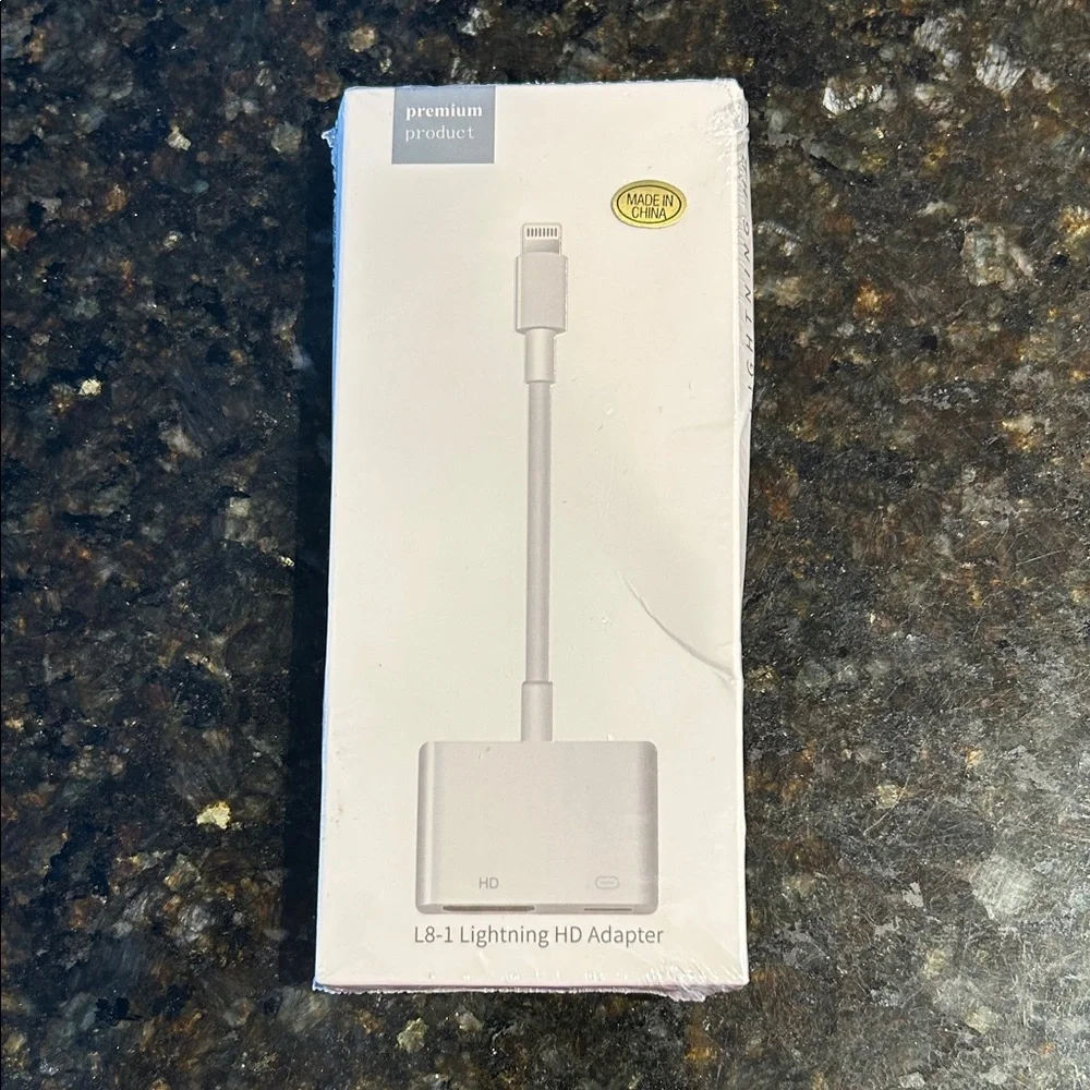 L8-1 Lightning HD adapter, NWT unopened package